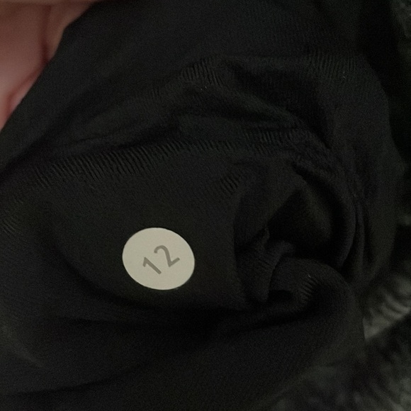 Lululemon Run: Back On Track Gray/Black Hooded Pullover-EUC—Size 12 - Picture 9 of 12
